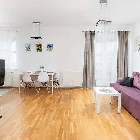 Borkowska Comfort By Bookinghost