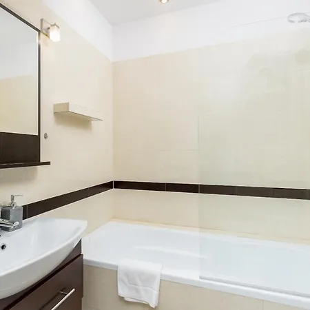 Borkowska Comfort By Bookinghost